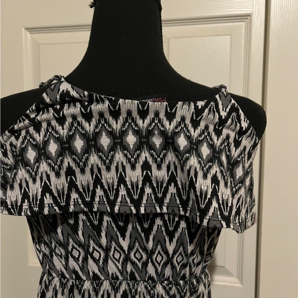 Girls maxi dress by Miss Understood, black and white pattern, size Large. - Picture 3 of 4